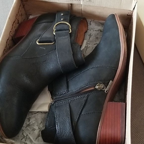 Clarks Shoes - Clarks, Black, ankle boots